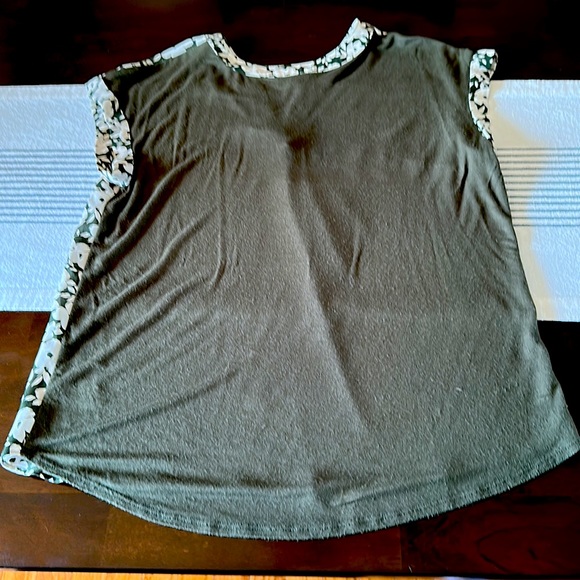 Green Floral Mixed Media Women’s Blouse - Picture 2 of 2